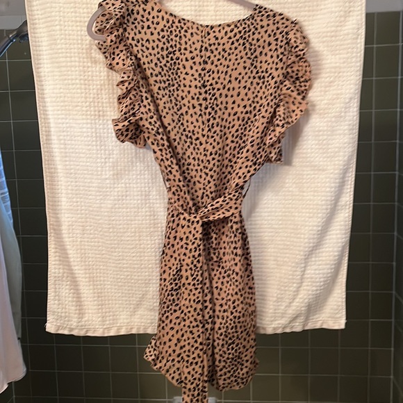 Pink lily leopard romper - Picture 2 of 2